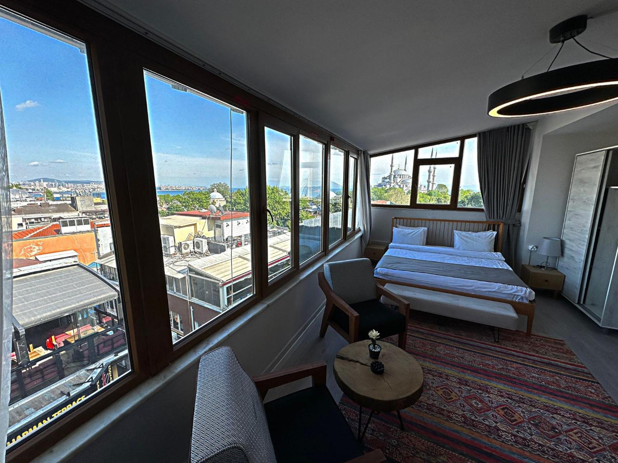 Hotel Million Old 3*