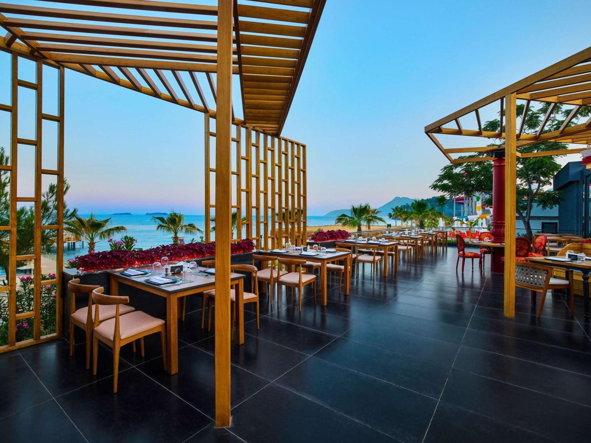 Movenpick Antalya Resort 5*