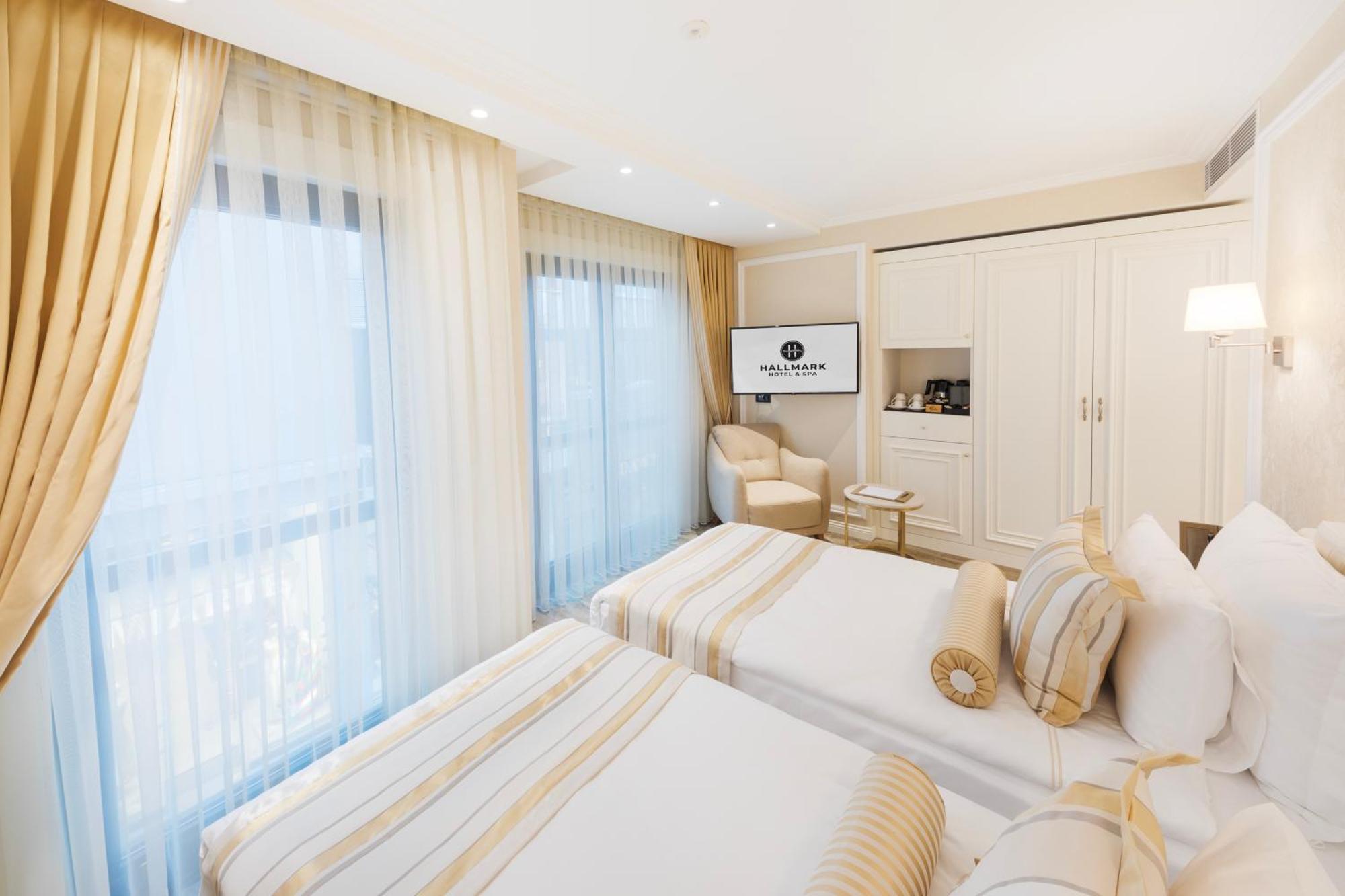 Hallmark & 4* Istanbul