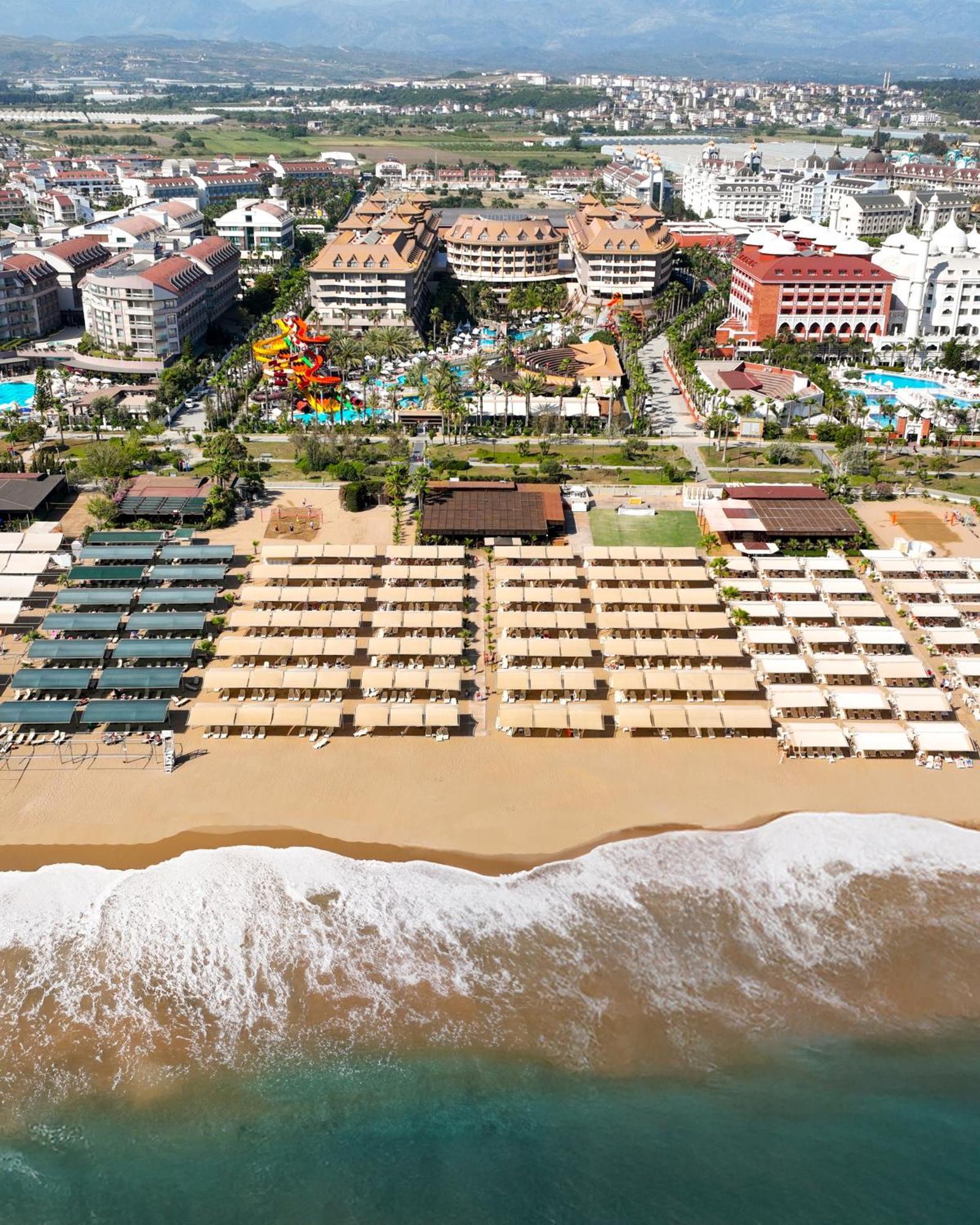 Resort Royal Dragon Side