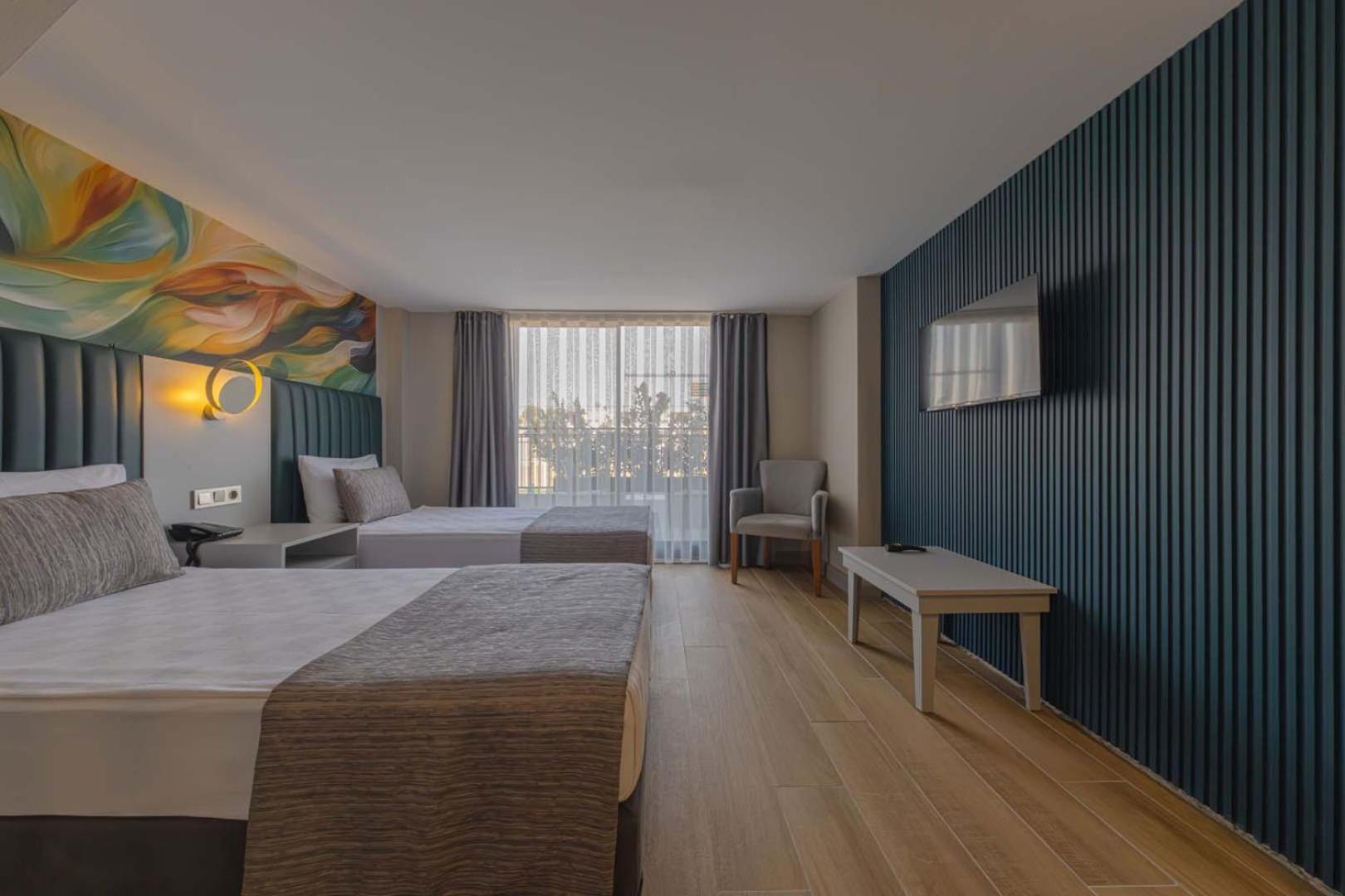 Hotel Dream Fun World Side