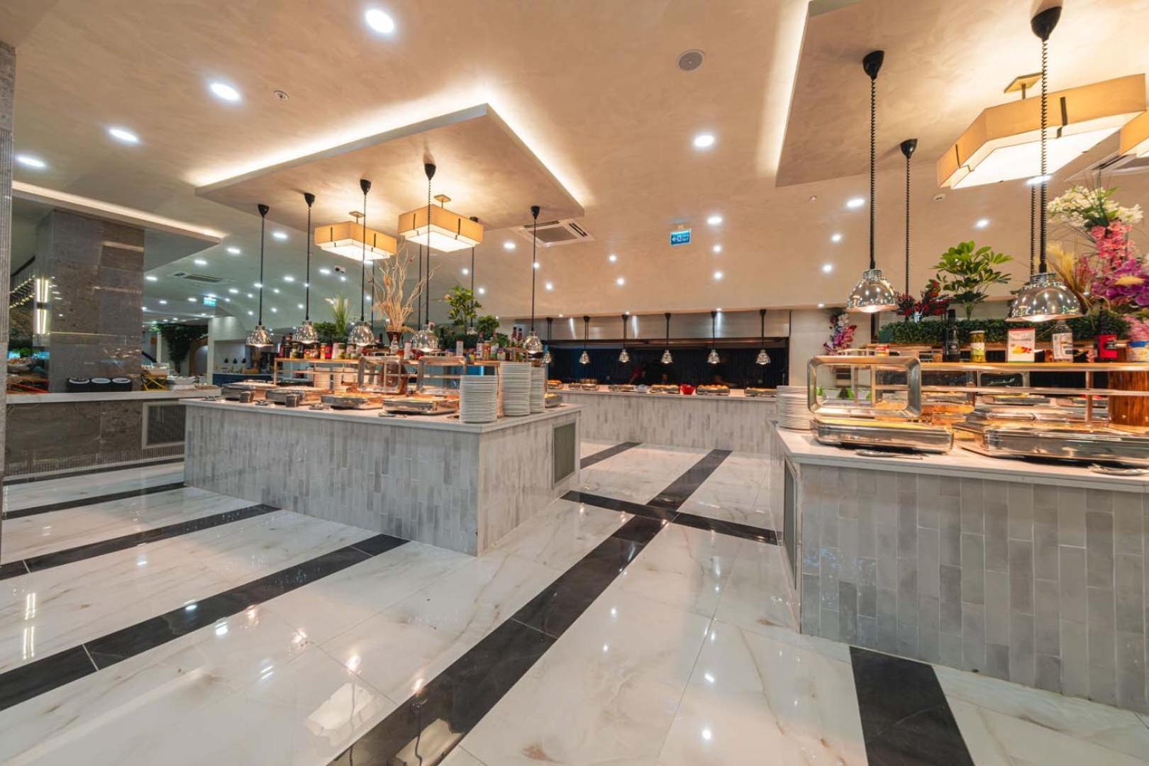 Dream Fun World Hotel