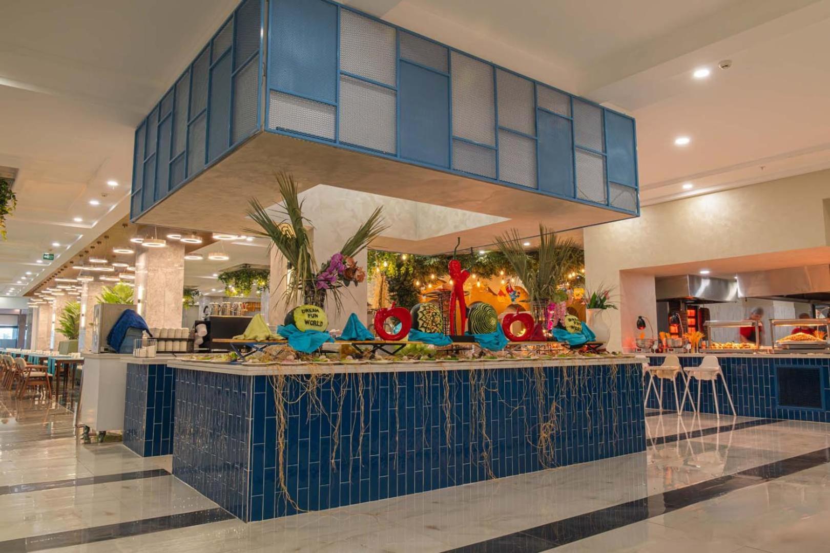 Hotel Dream Fun World Side