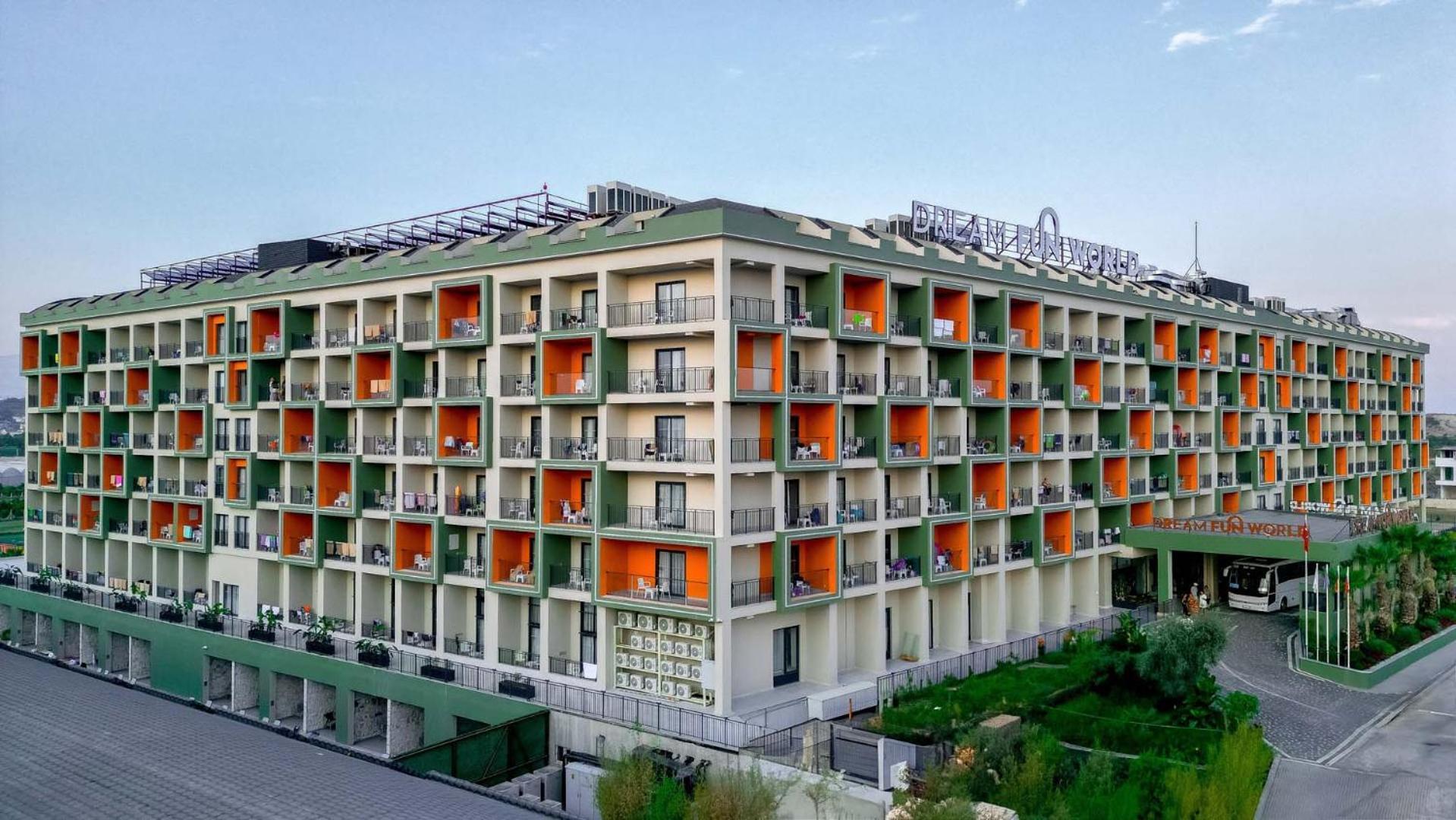Hotel Dream Fun World