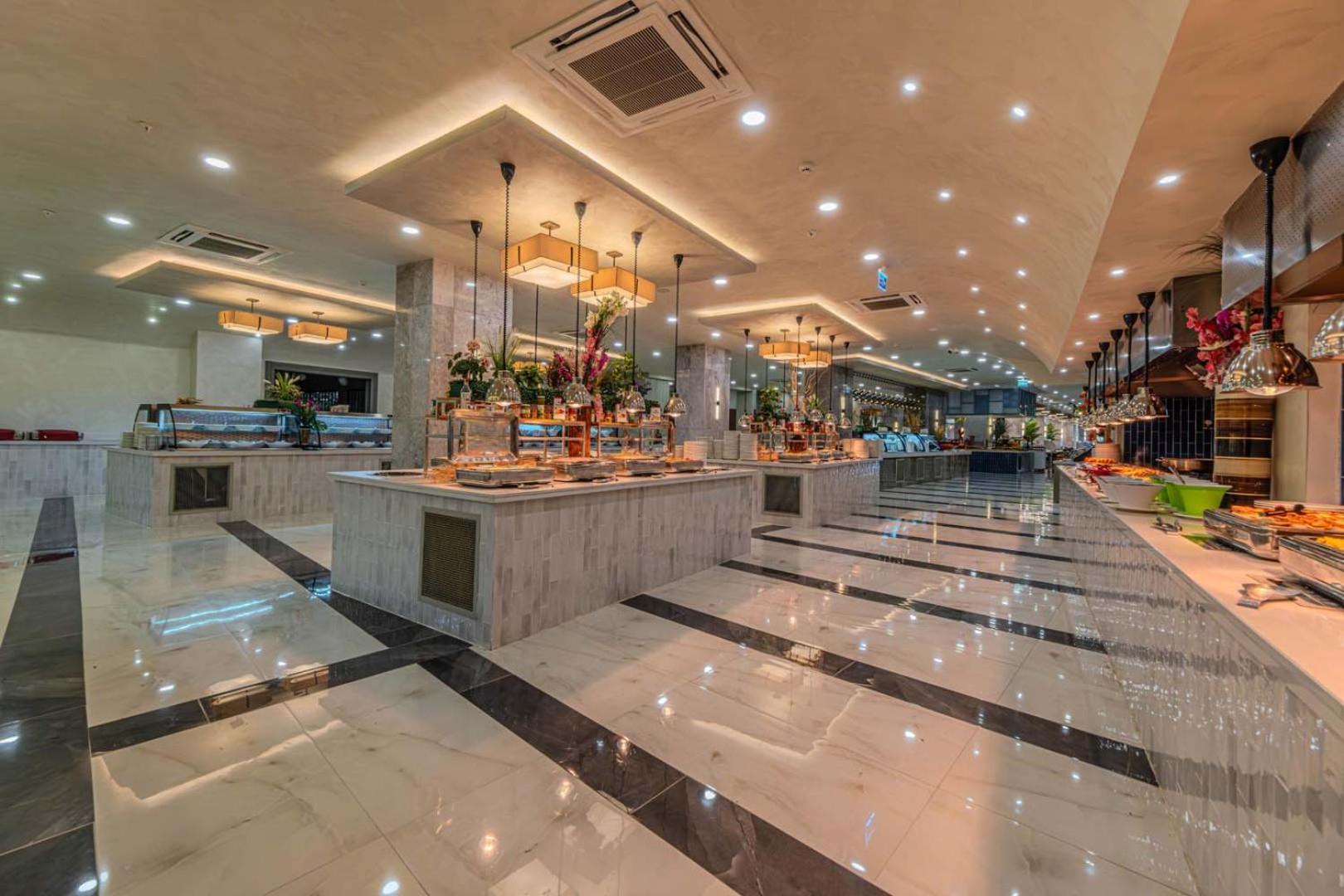 Dream Fun World Hotel