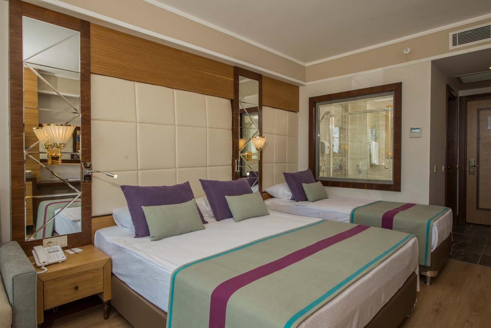 Dream World Aqua Hotel 5*