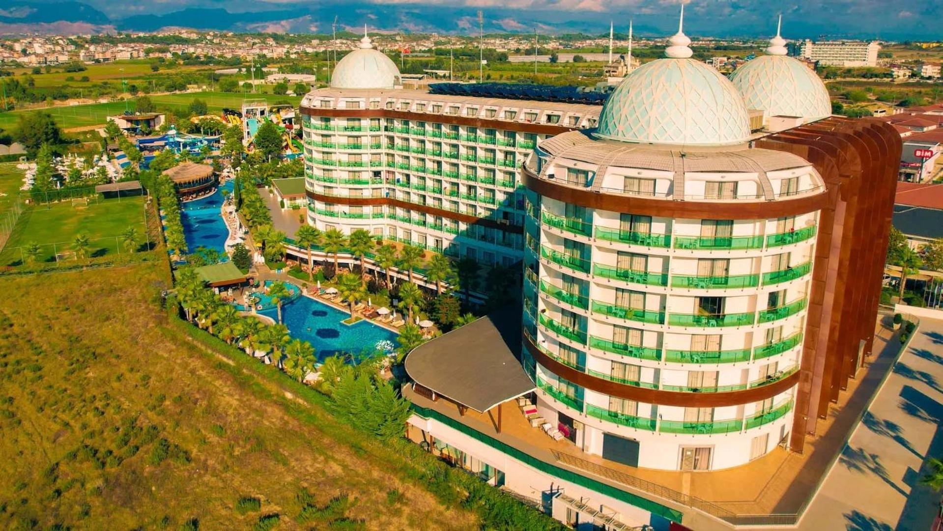 Dream World Aqua Hotel 5*
