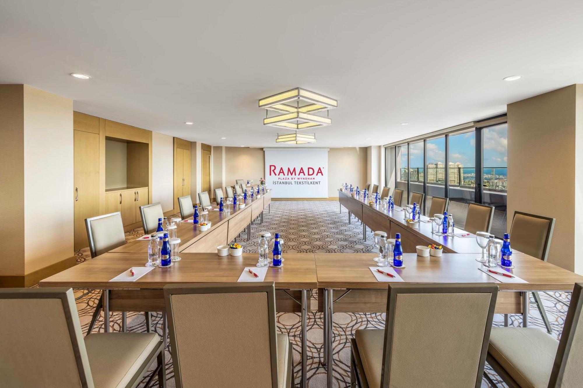 Ramada Plaza By Wyndham Tekstilkent 5*