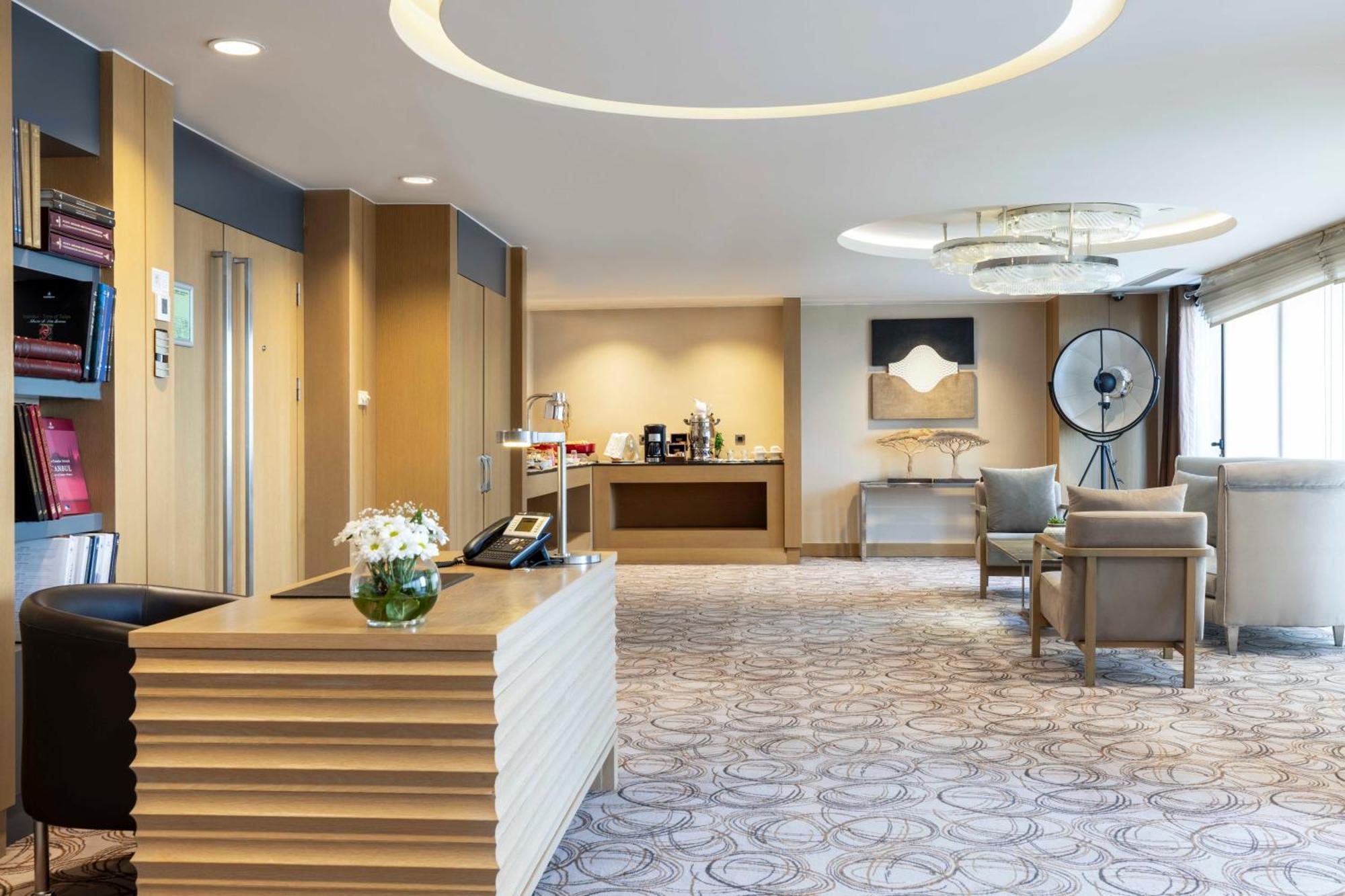 Ramada Plaza By Wyndham Tekstilkent Hotel
