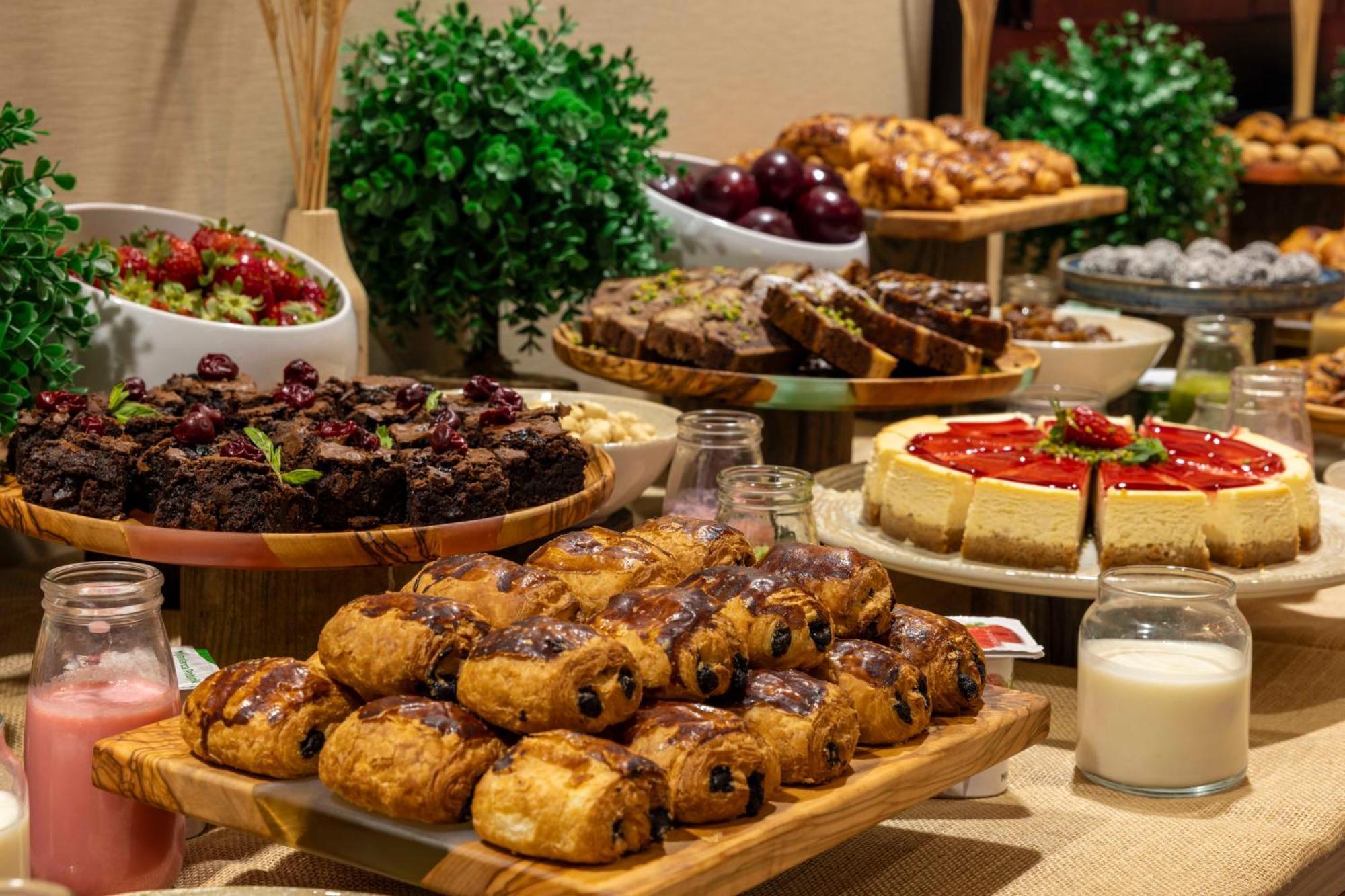 Ramada Plaza By Wyndham Tekstilkent Hotel 5*