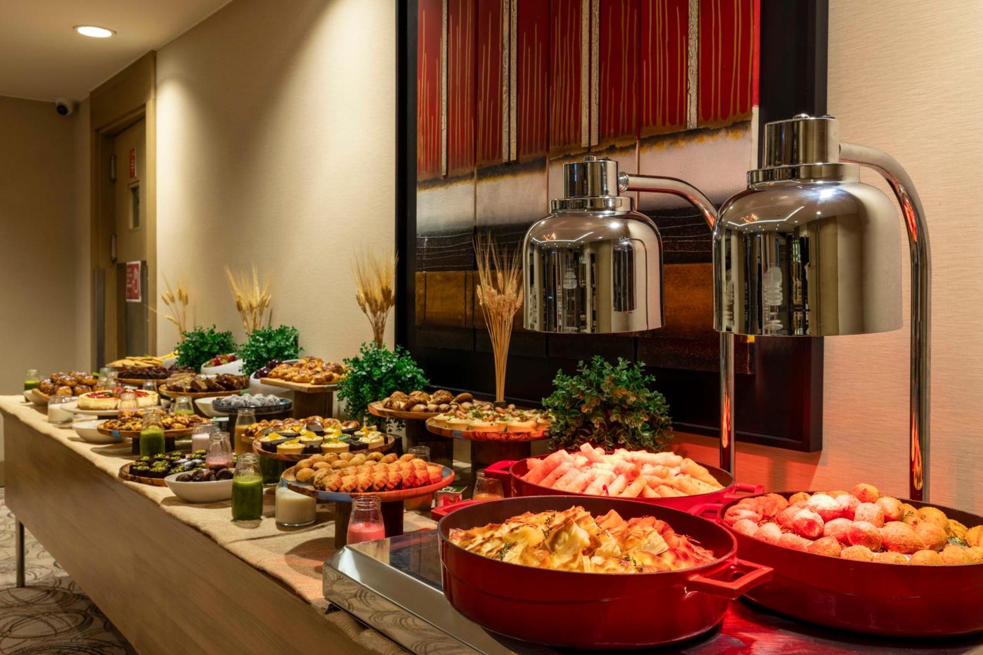 Ramada Plaza By Wyndham Tekstilkent Hotel