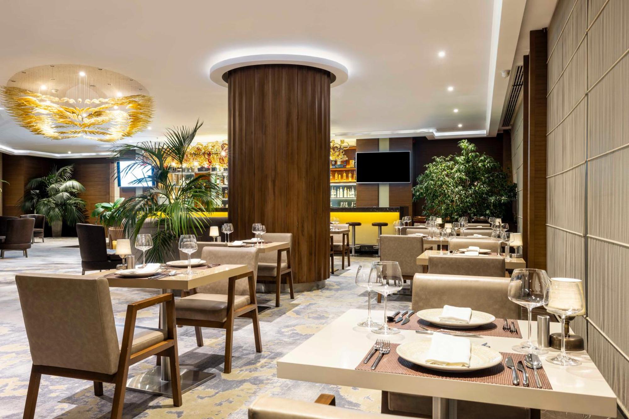 Ramada Plaza By Wyndham Tekstilkent