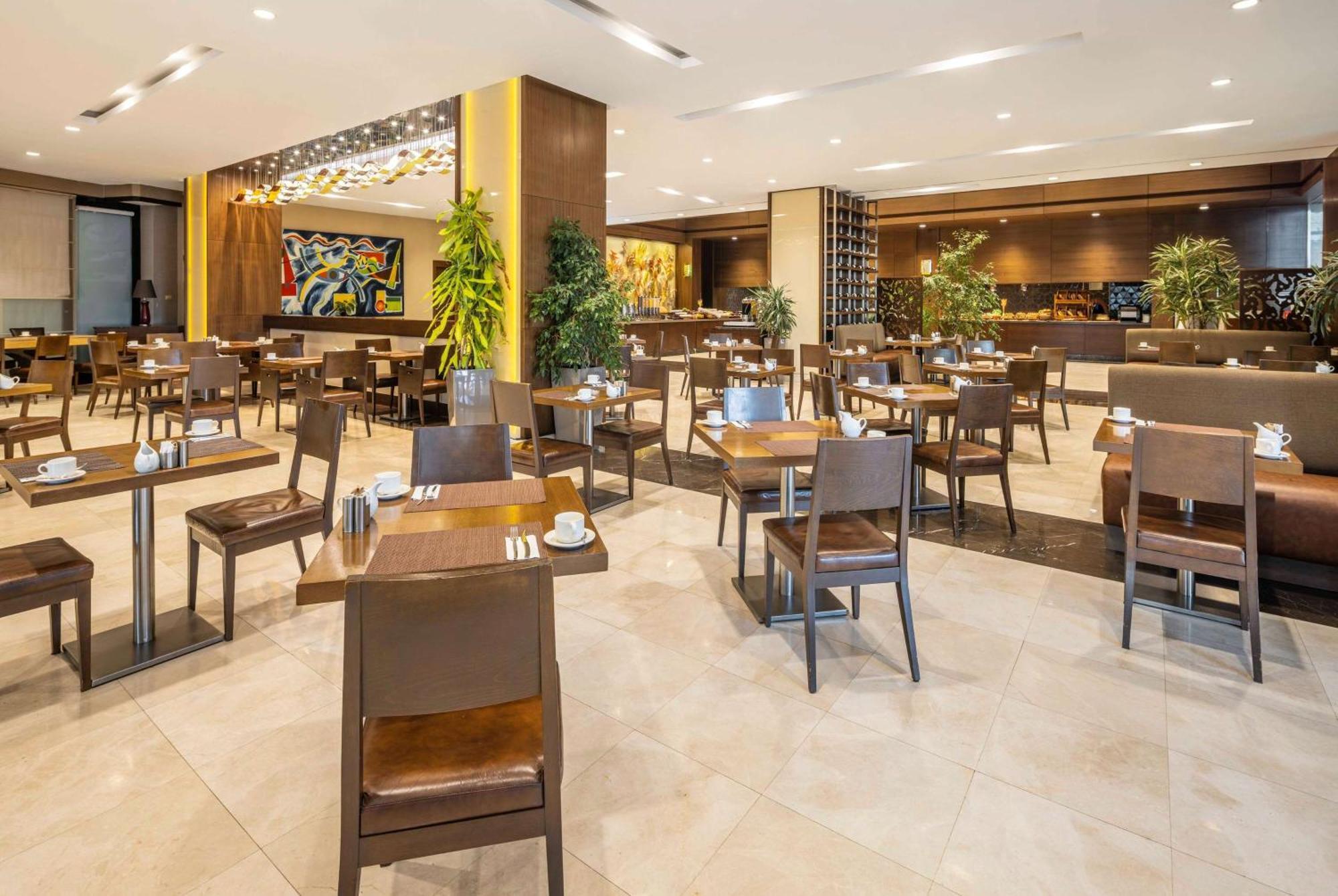 Ramada Plaza By Wyndham Tekstilkent Hotel