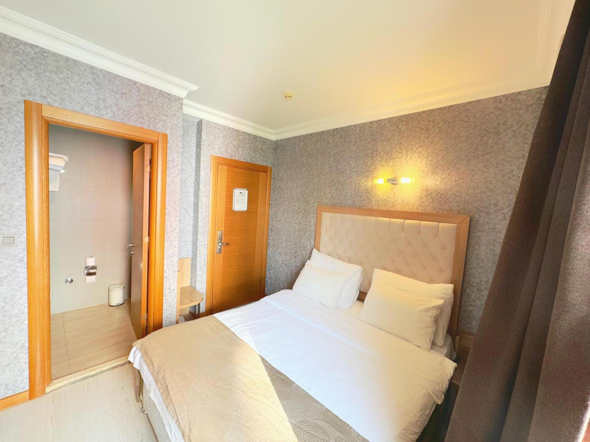 Hotel Lounge Hotel 2*