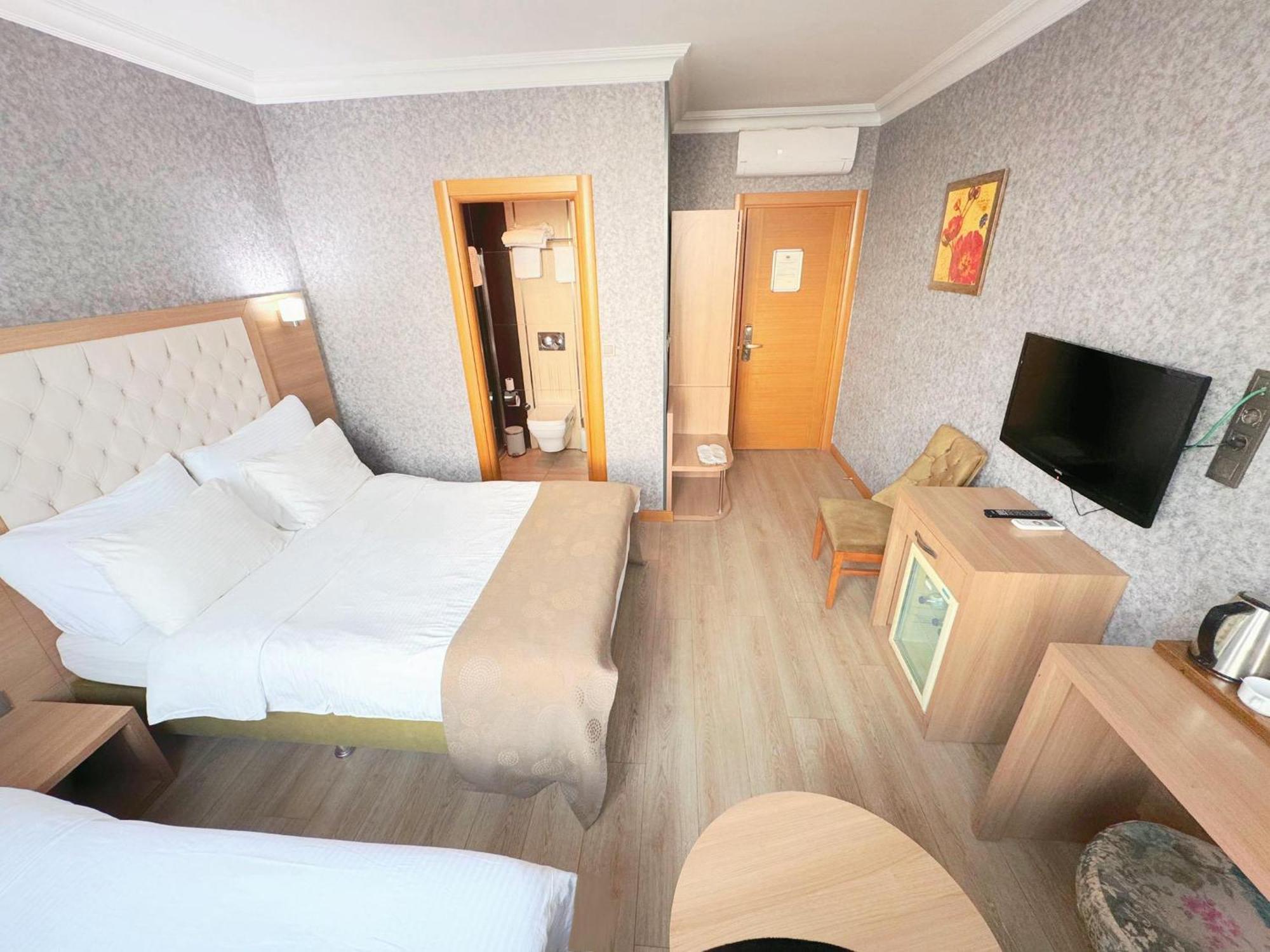 Lounge Hotel 2*