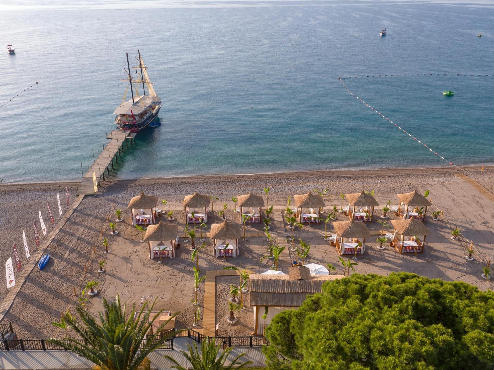 Pirate's Club