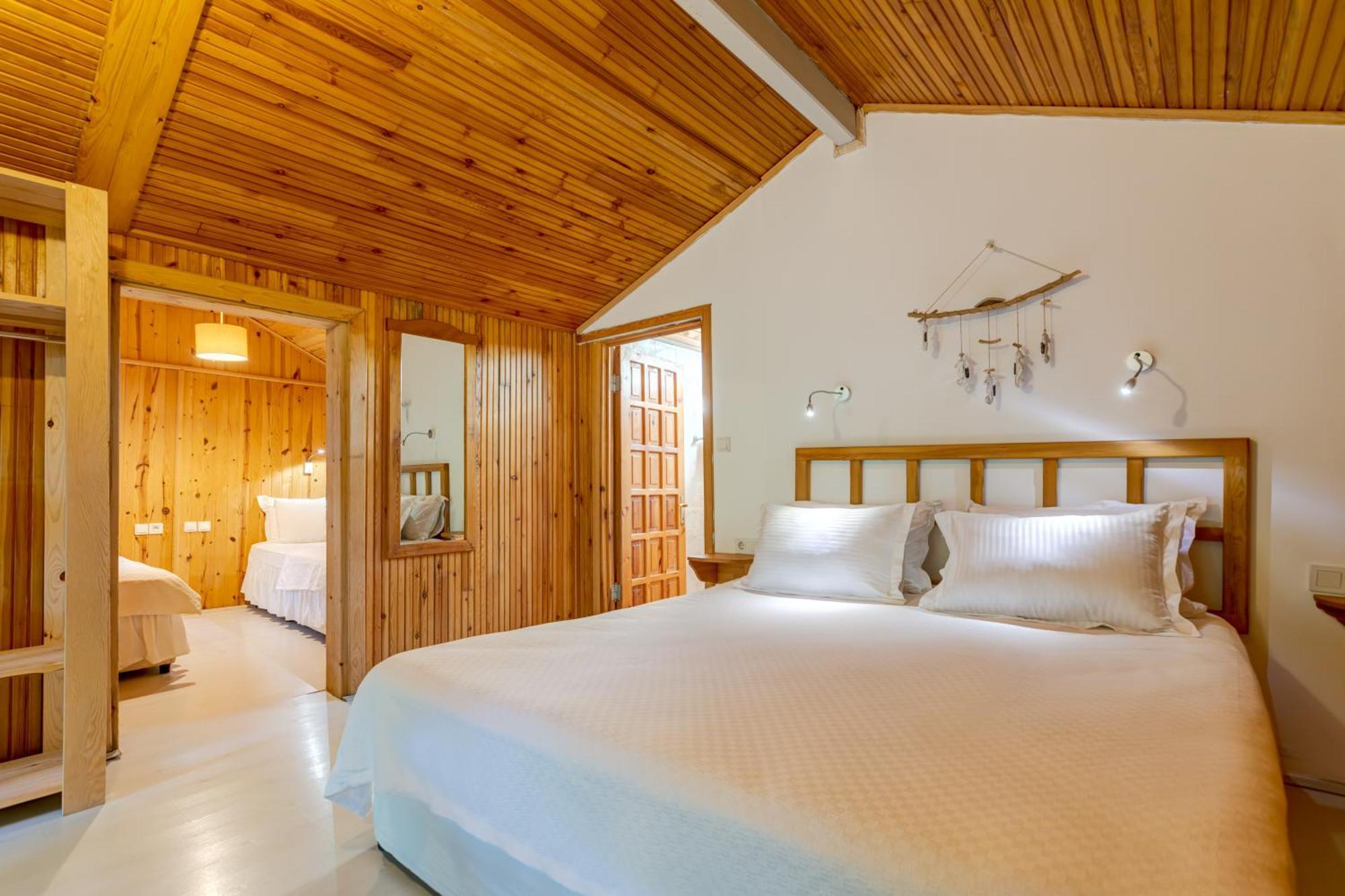 Etenna Beach Bungalows Bed & Breakfast