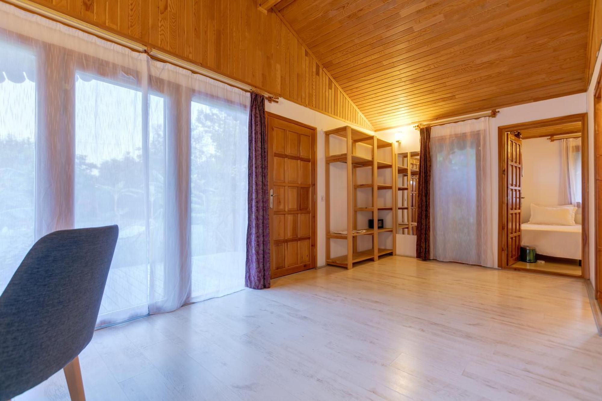 Etenna Beach Bungalows Bed & Breakfast 3*