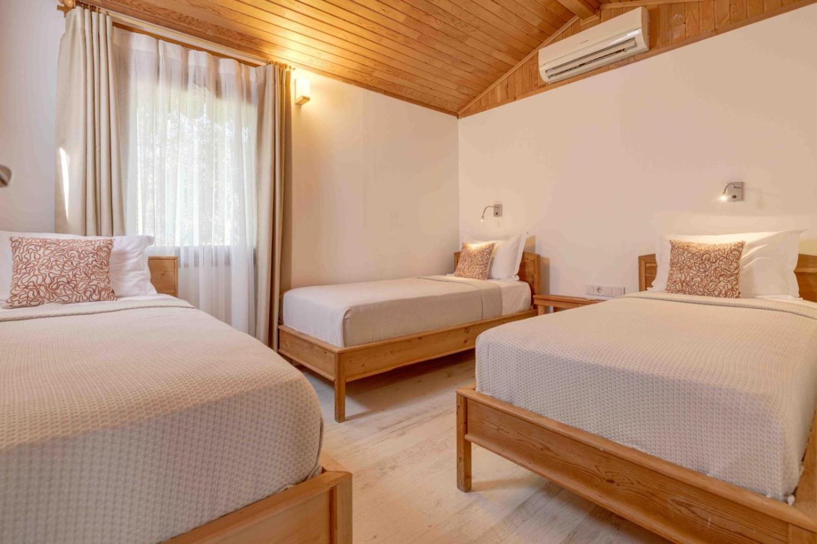 Etenna Beach Bungalows Bed & Breakfast