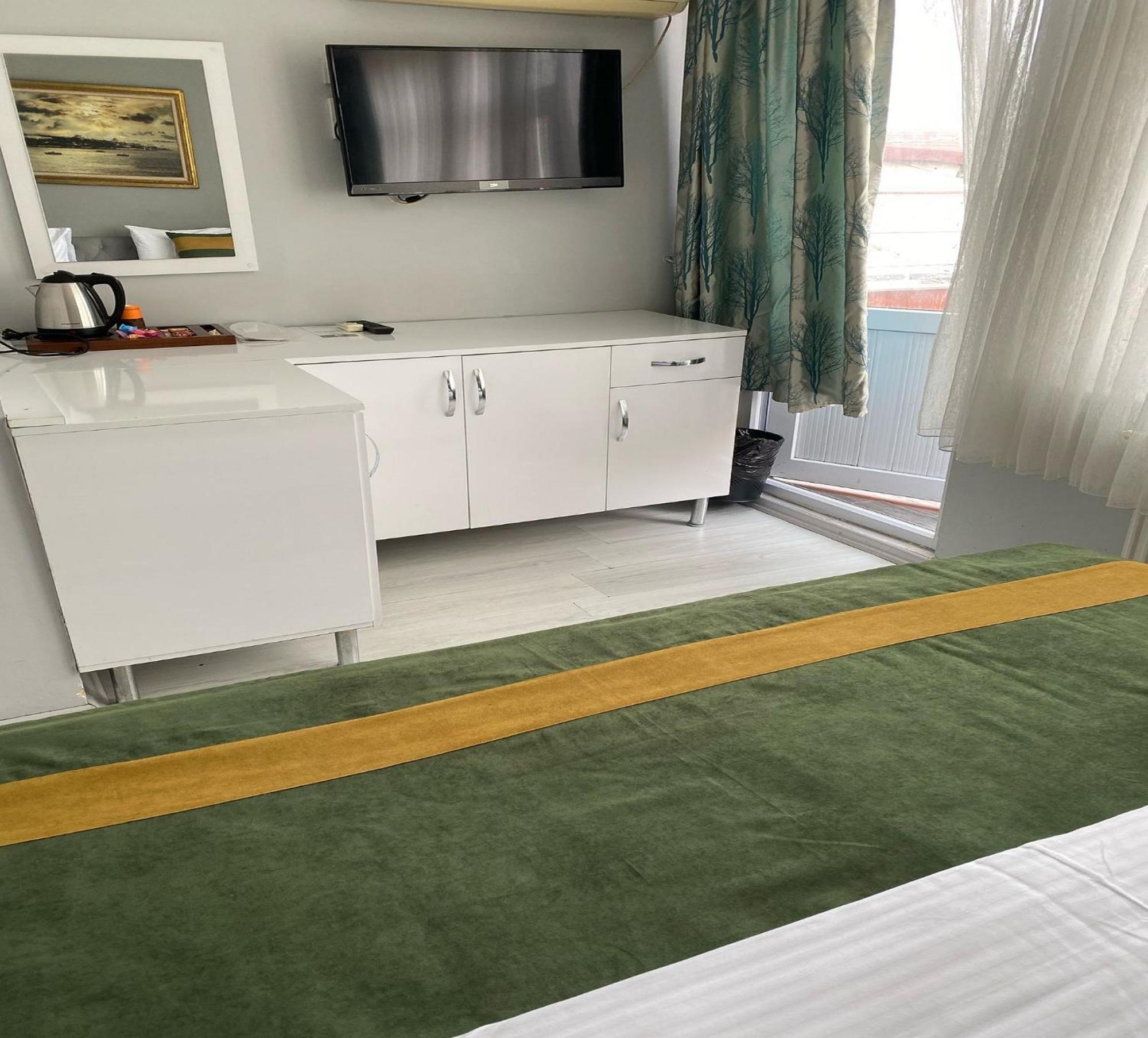 Unique Hotel 3*