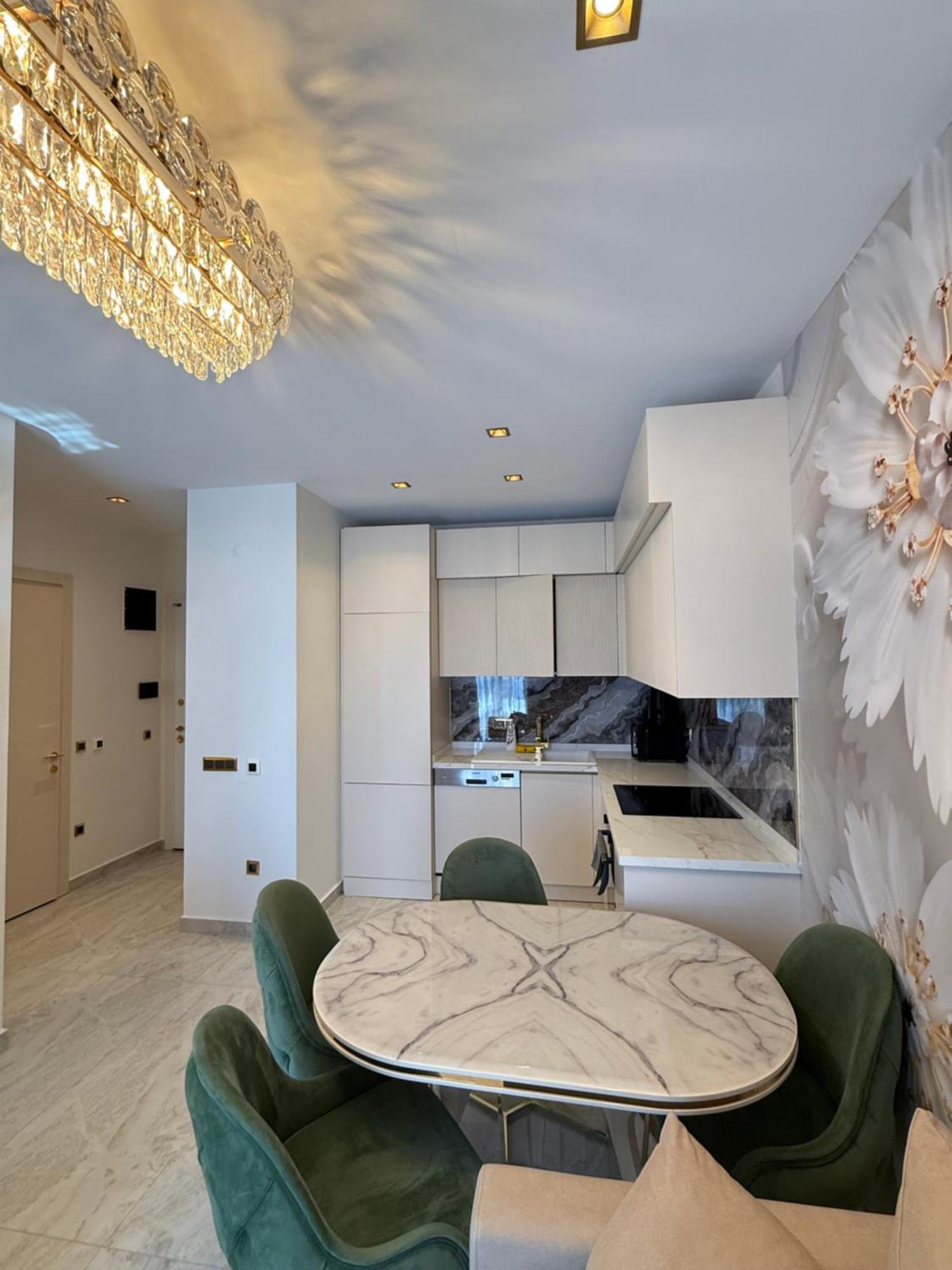 Apartment Legend 36-37 *