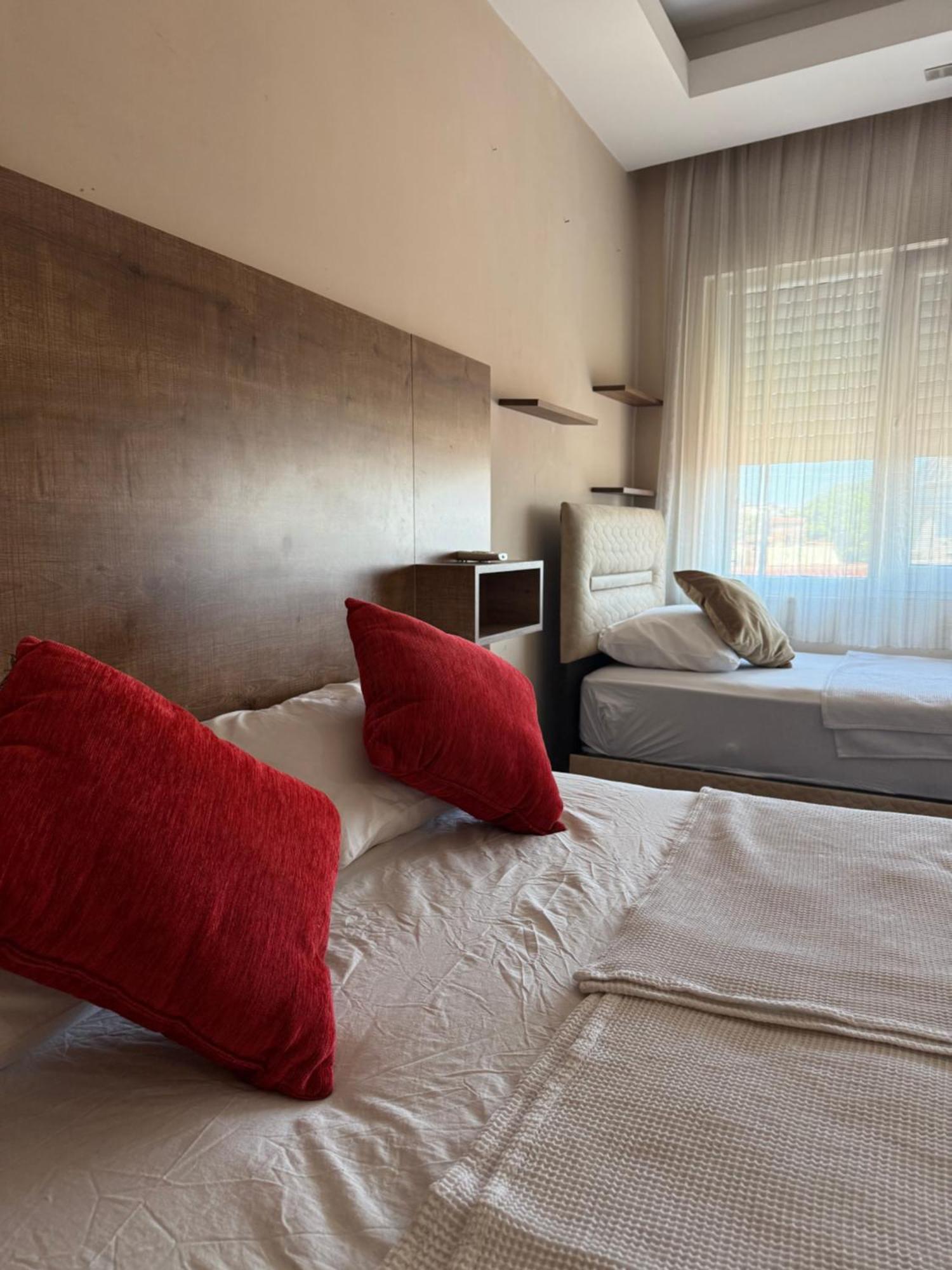 Hotel Twenty Hotel 2*