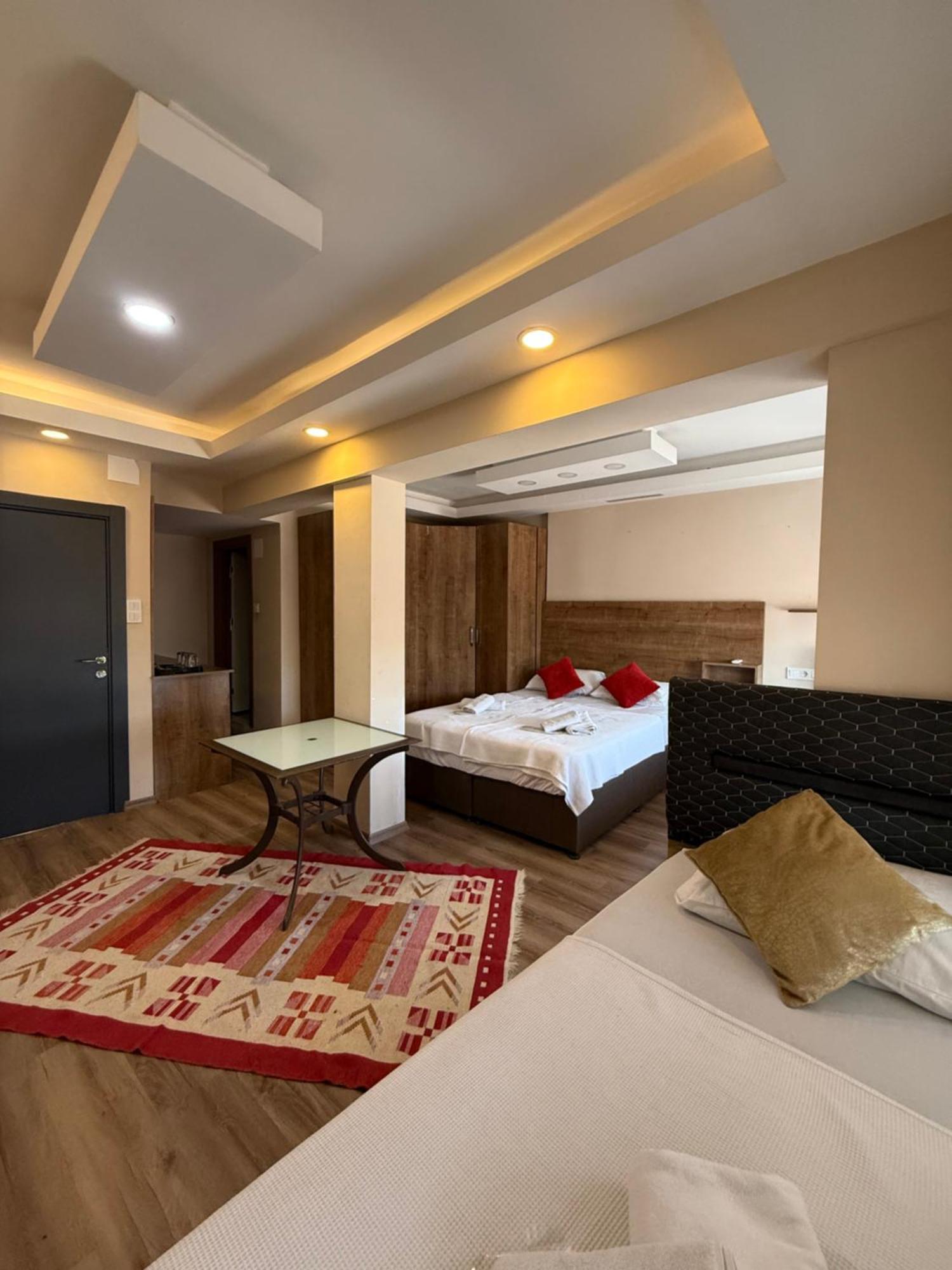 Hotel Hotel Twenty 2*