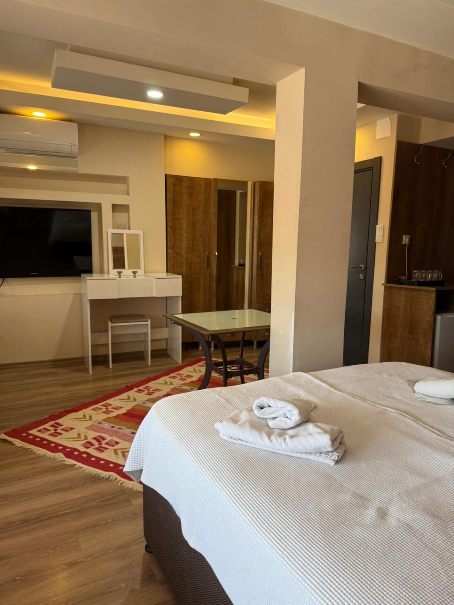 Hotel Twenty 2*
