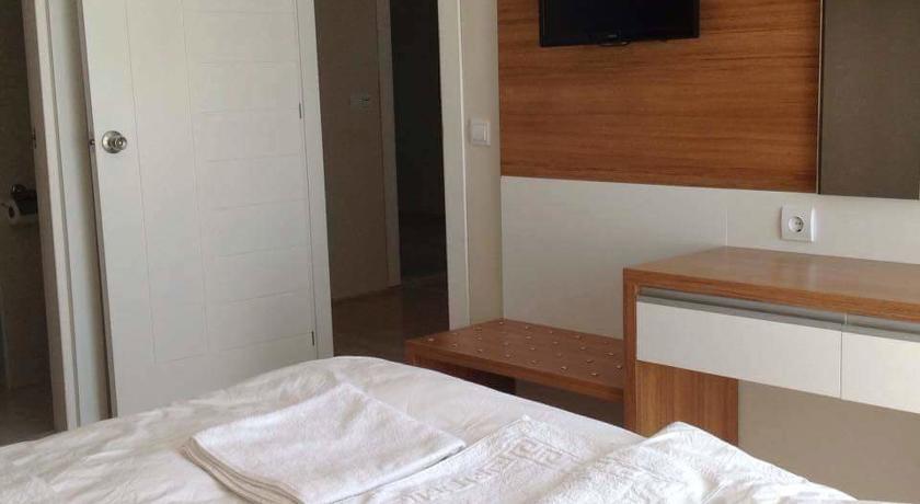 Palace - Halal Hotel *