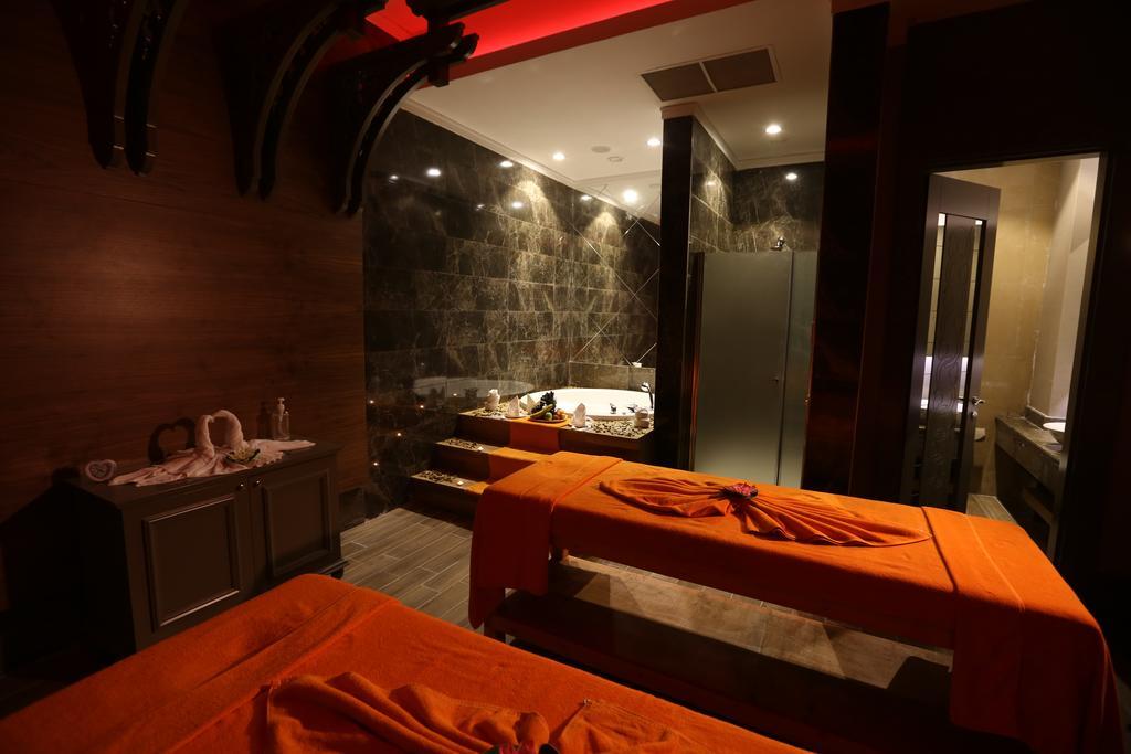 Hotel Crown Palace Ultra