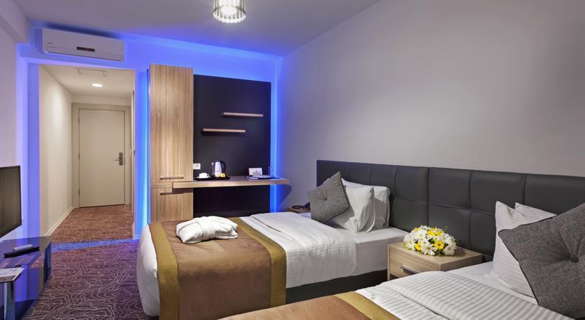 Hotel Manesol & Aparts Tuyap 3*