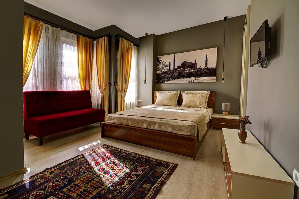 Million Old Hotel 3*