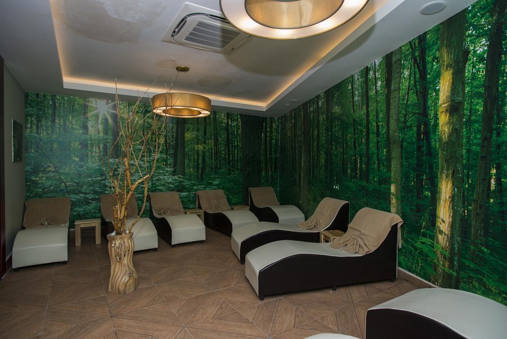 Palm World & Hotel