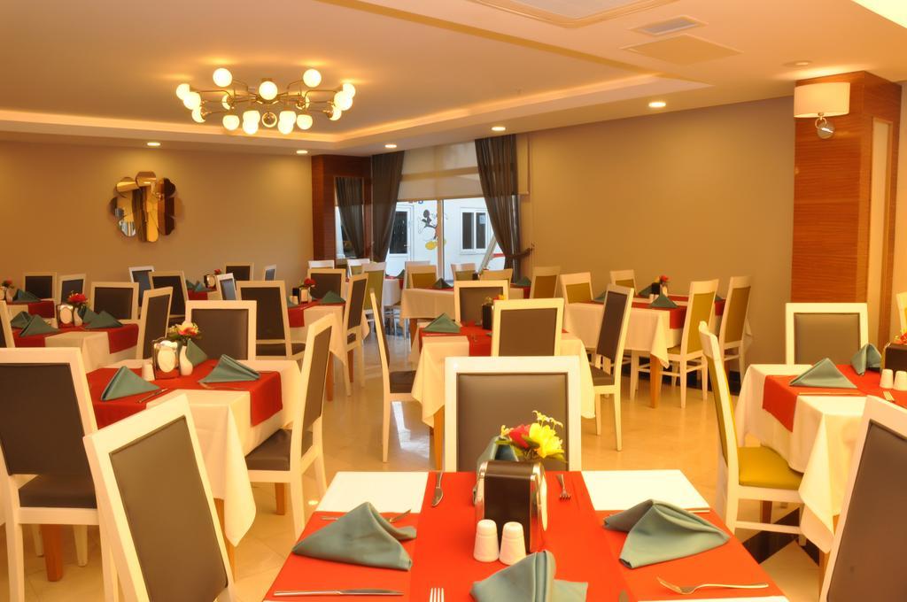 Palm World & Hotel 5*