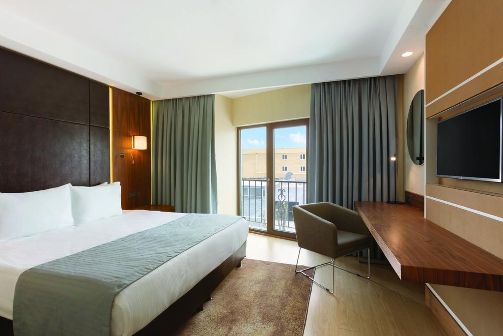 Hotel Ramada By Wyndham Florya