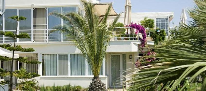 Aquabella Beach 4*