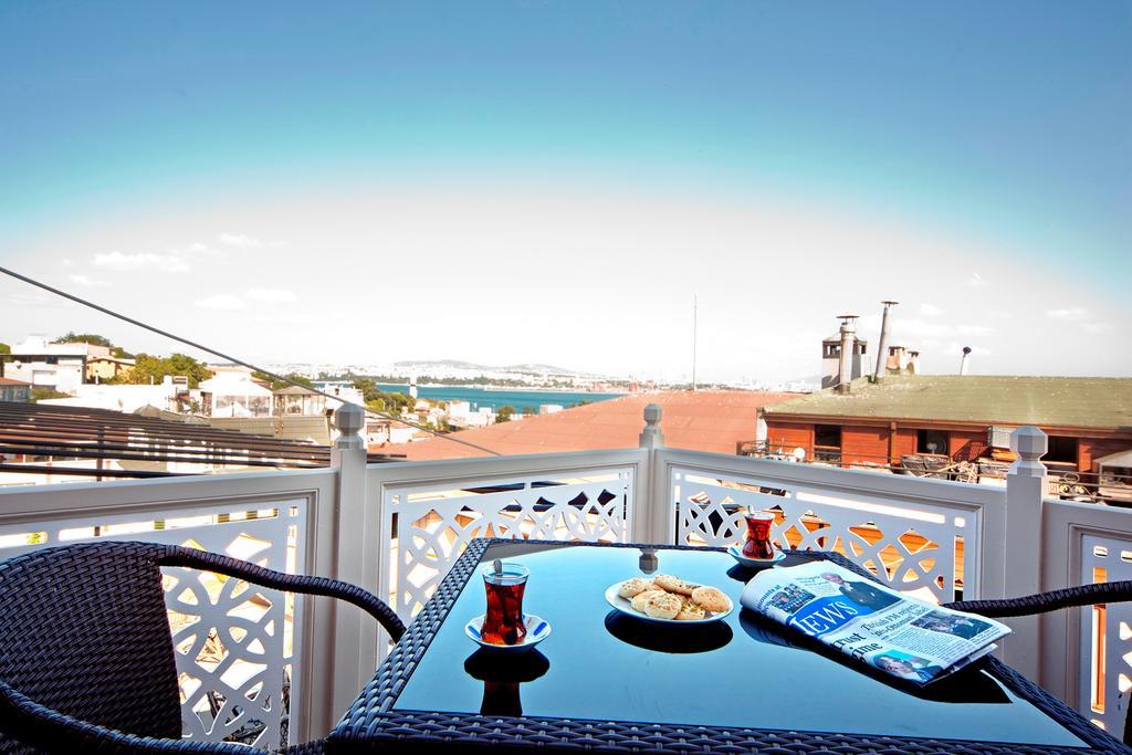Azade Istanbul