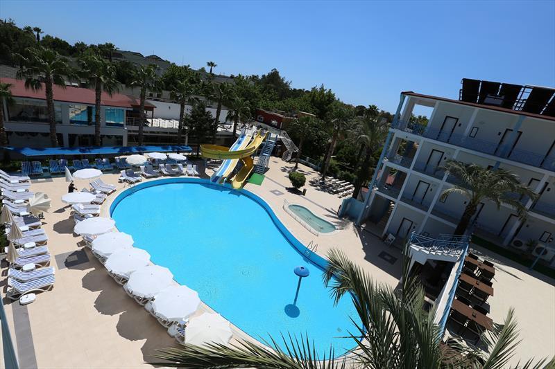 Anita Dream Kemer