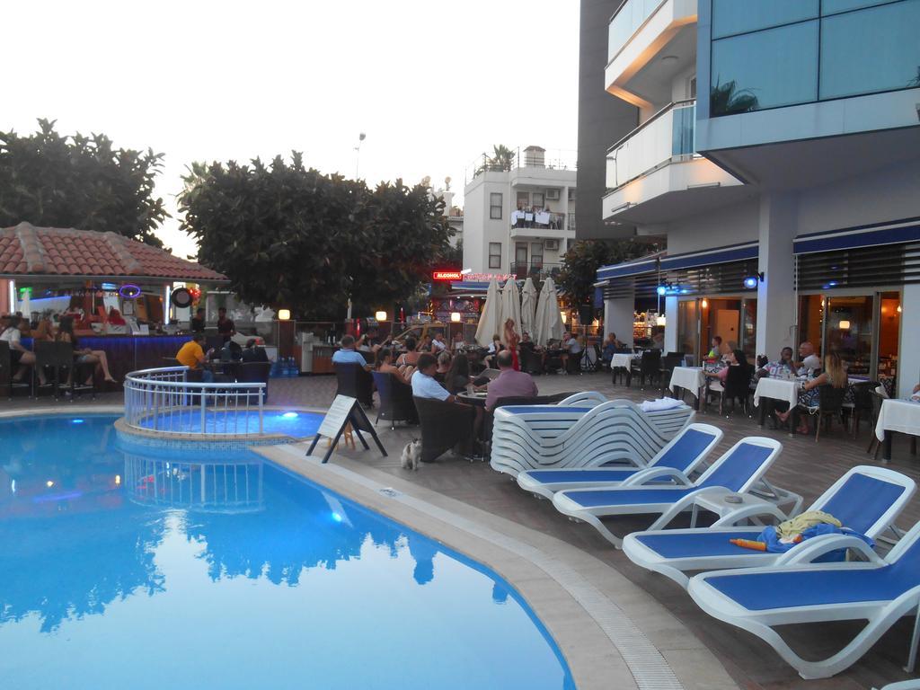 Parador Beach Hotel