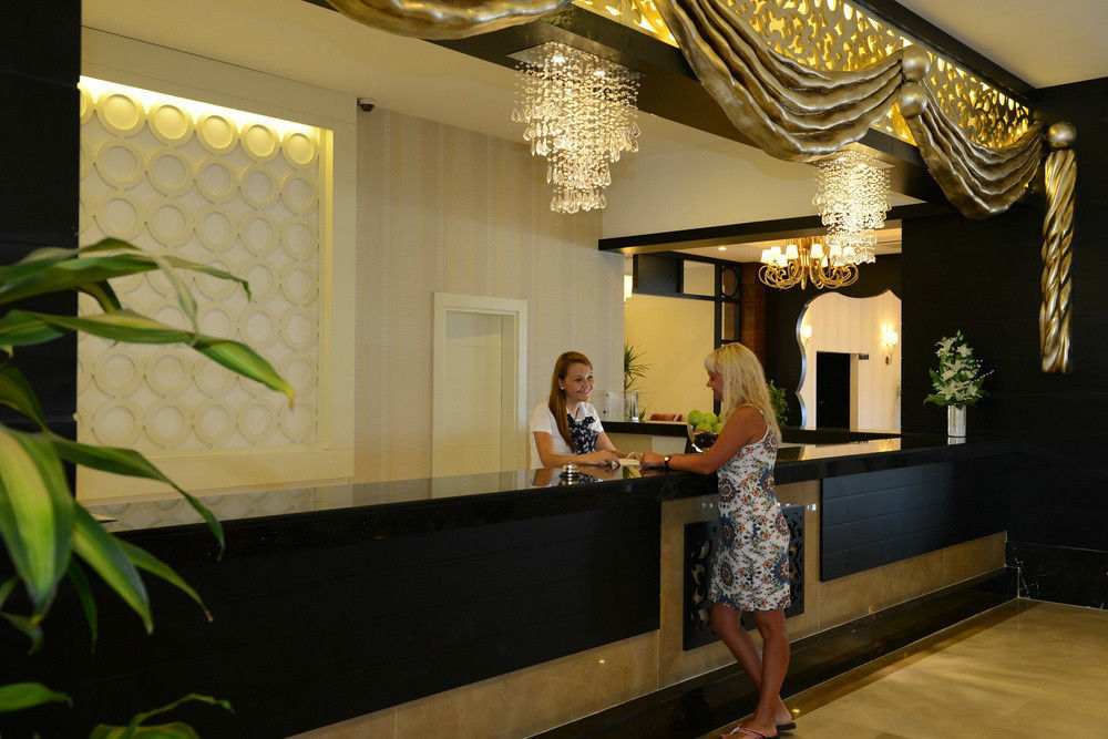River Hotel 5*