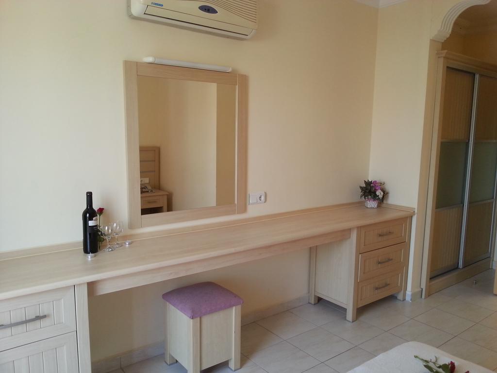 Summer Rose Hotel 3*
