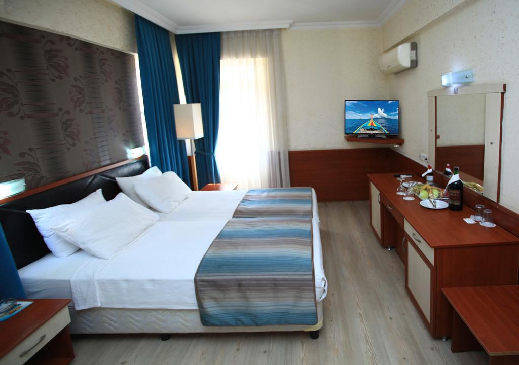 Hotel Lara Hadrianus 3*