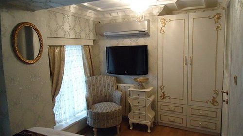 Romantic Mansion Apartment