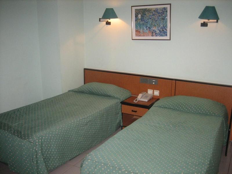 Caprice Aparthotel 2*
