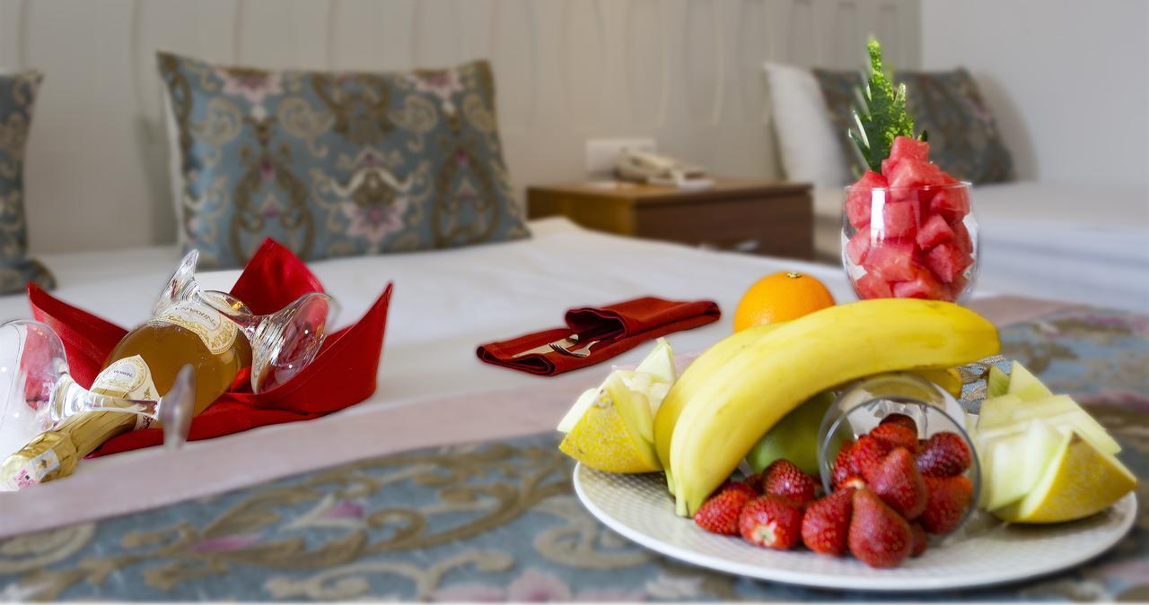 Hotel Crown Serenity Ultra Side