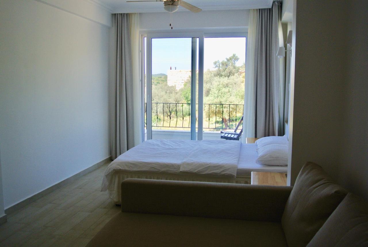 Hideaway Hotel