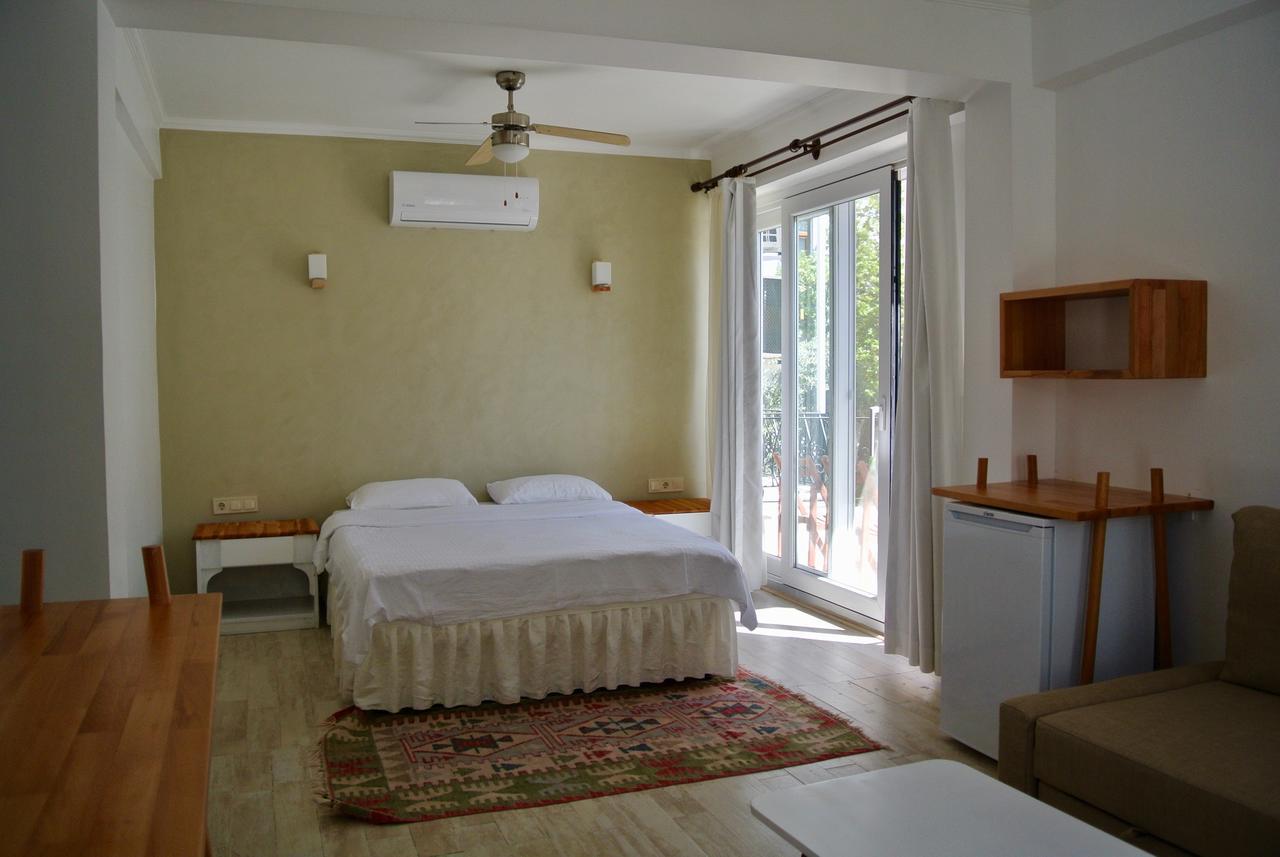Hideaway Hotel 2*
