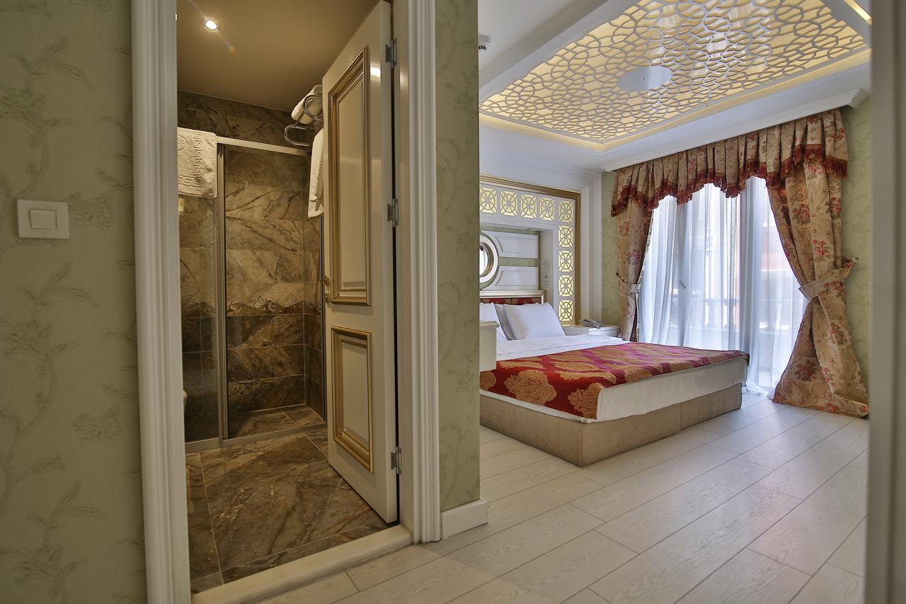 Hotel Queens Land 2*
