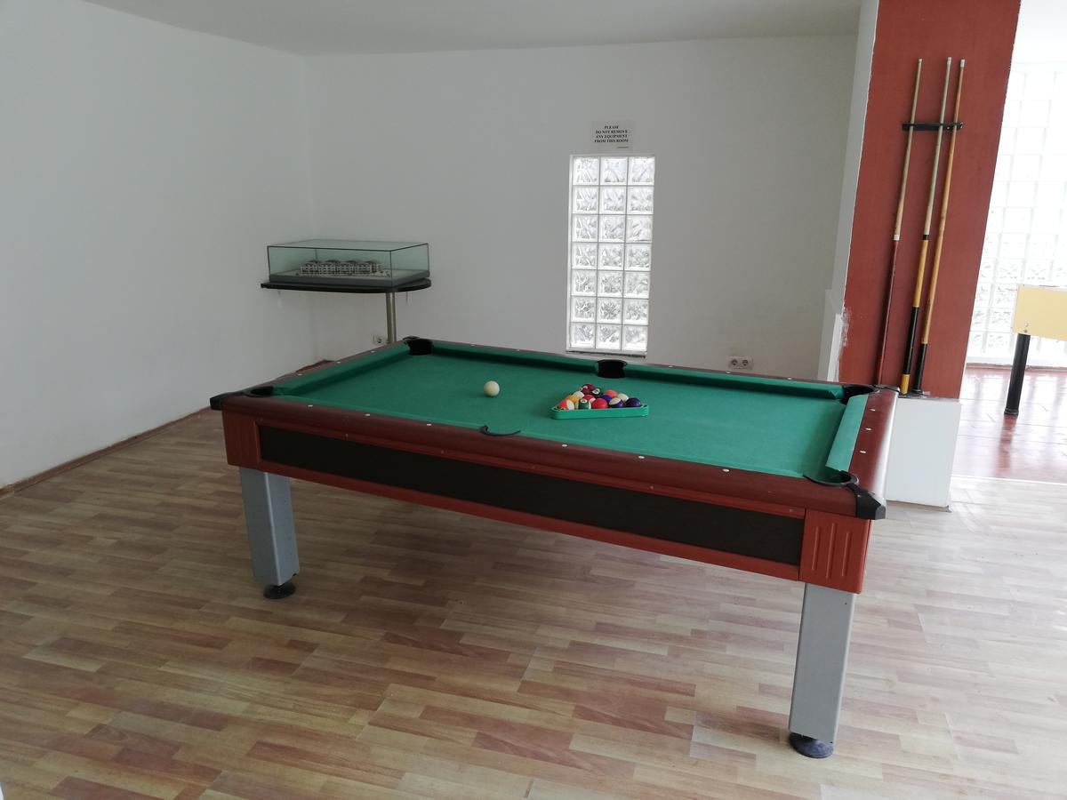 Garden Apartment *