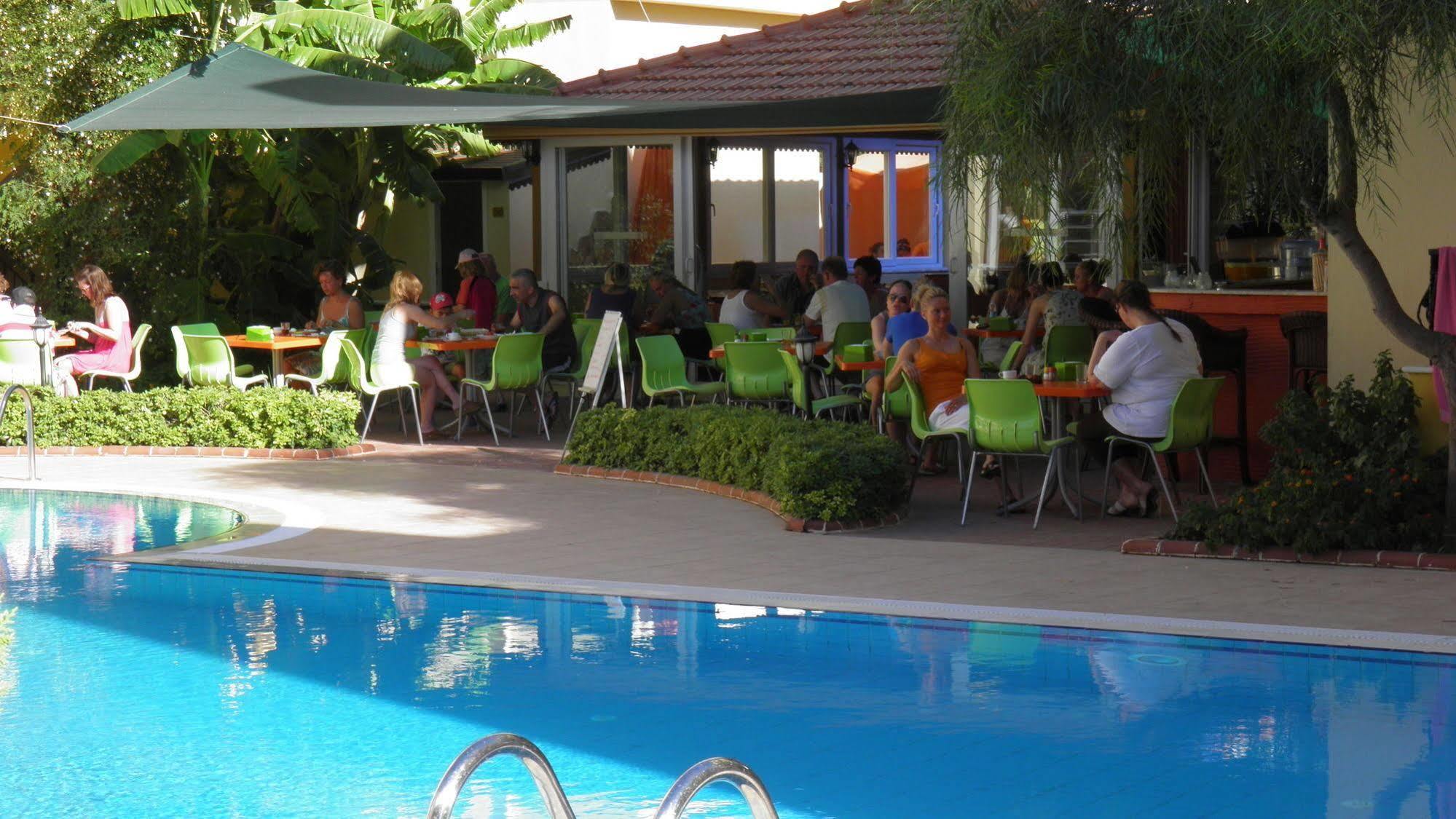 Summer Rose Hotel 3*